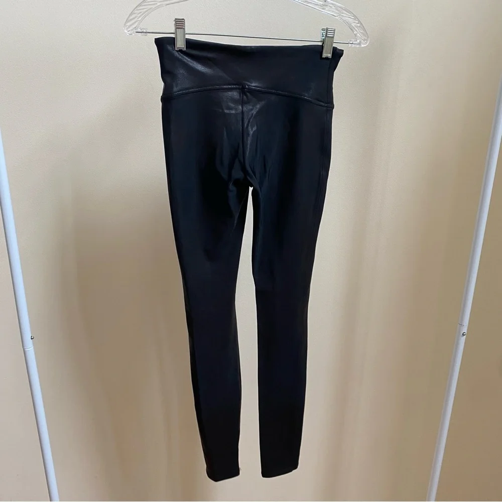 SPANX Faux Leather Leggings black Sz S - Picture 3 of 4